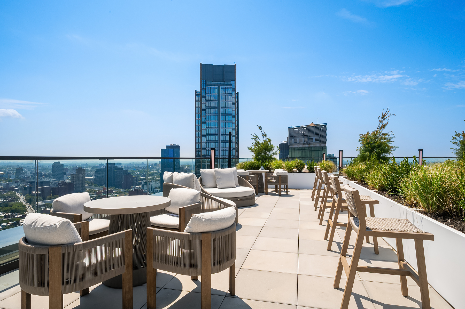 Sky Deck Outdoor Lounge 